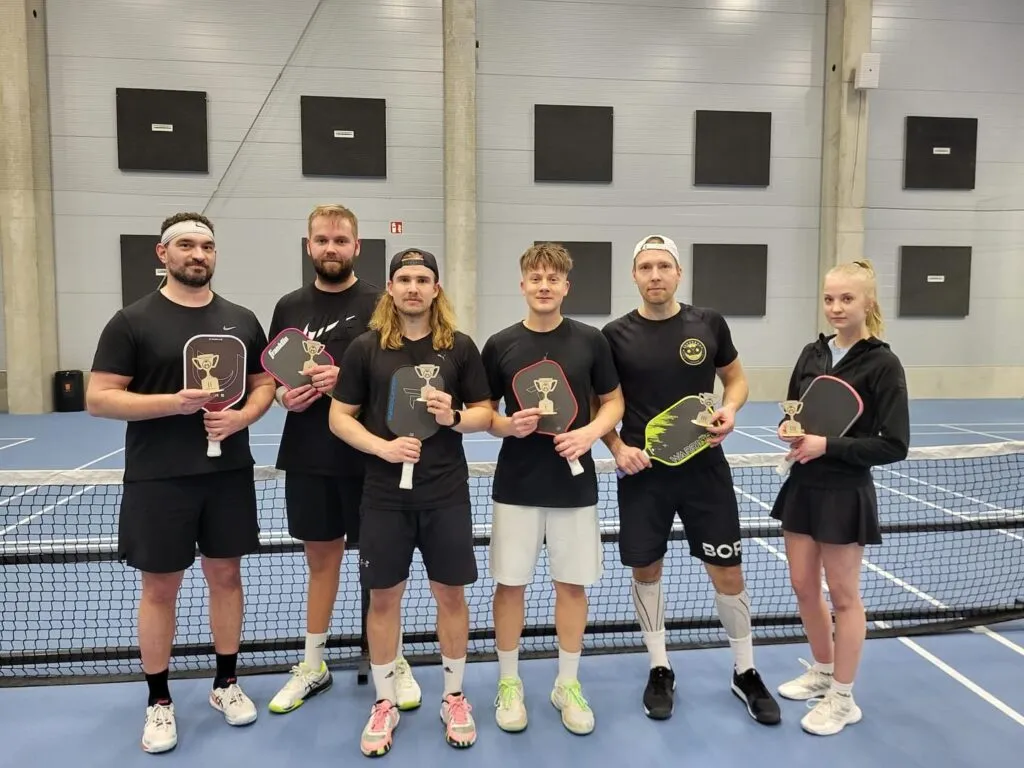 Pickleball avajaisturnaus veti Iisalmeen kovan tason pelaajia – kuva 2